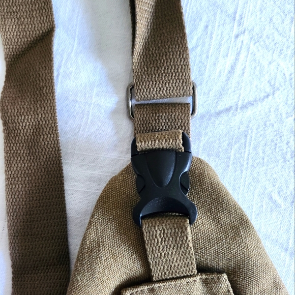 🤎 Cross body pack 🤎 - Picture 2 of 5